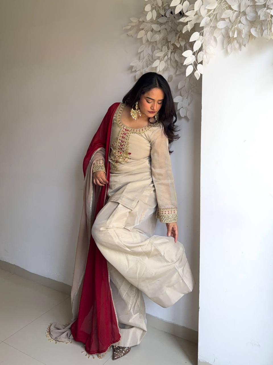 Tebby Organza Embroidery Thread Work Ethnic Suit Set - Your ConnorTebby Organza Embroidery Thread Work Ethnic Suit SetYour Connor