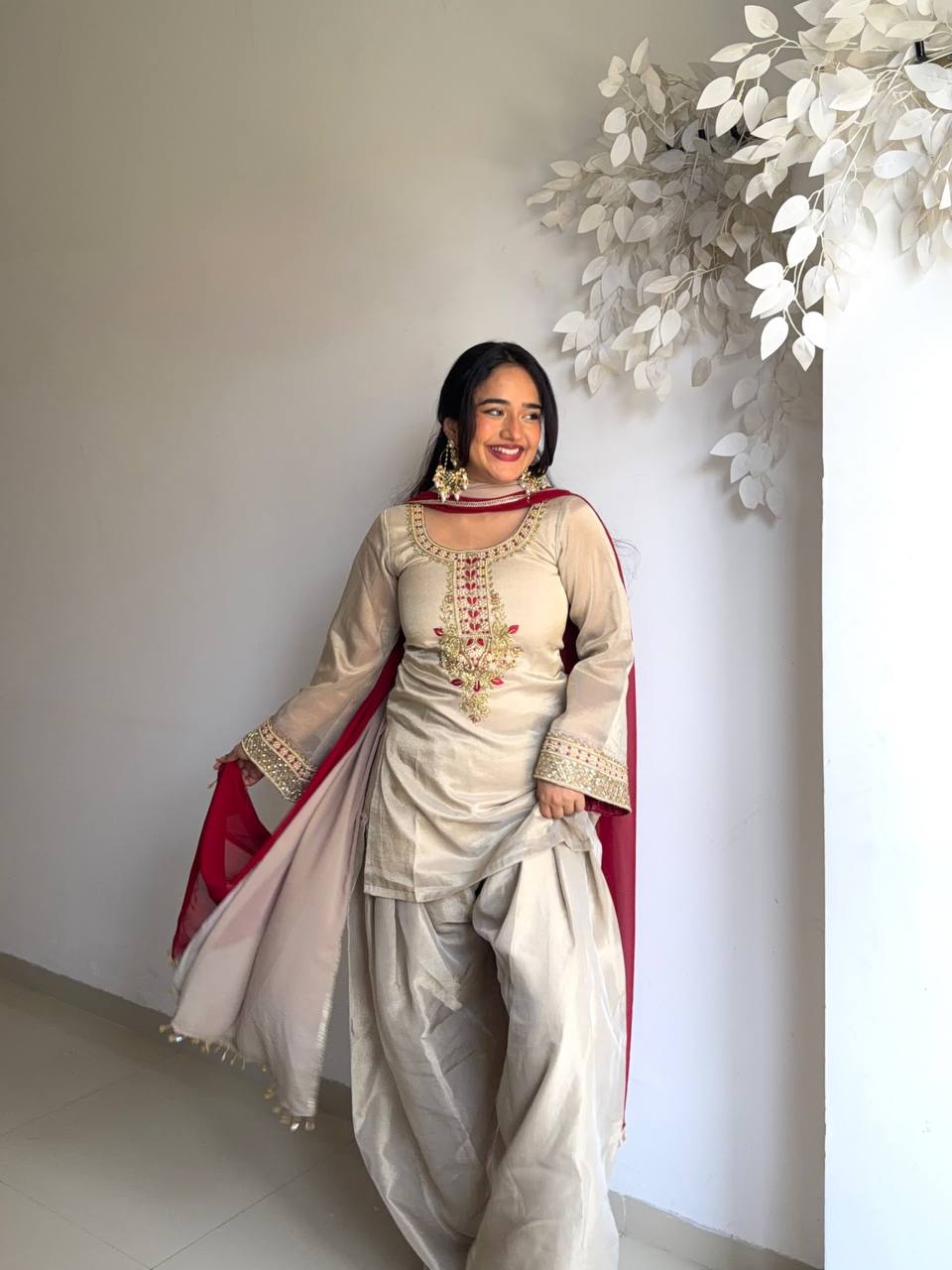 Tebby Organza Embroidery Thread Work Ethnic Suit Set - Your ConnorTebby Organza Embroidery Thread Work Ethnic Suit SetYour Connor